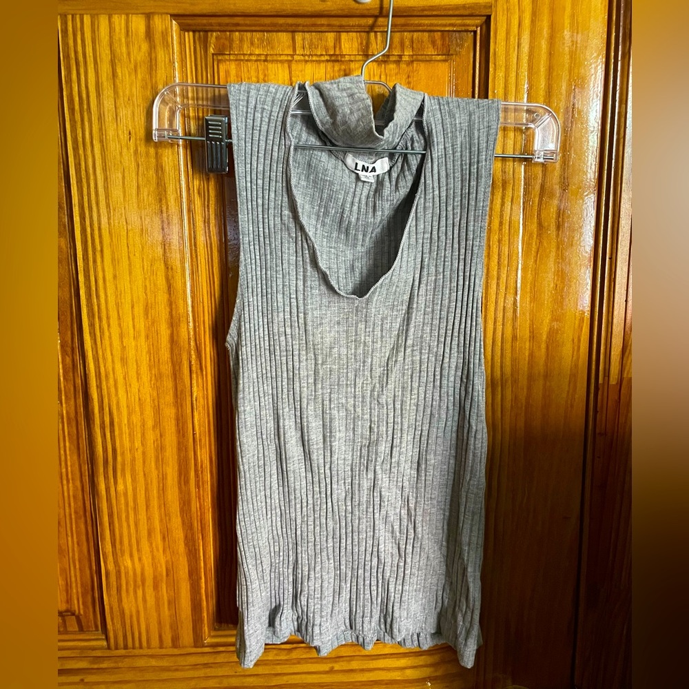 LNA gray top